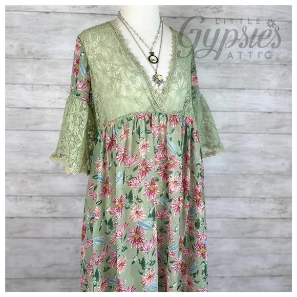 POL Meadow and Lace Tunic Dress - Picture 4 of 13